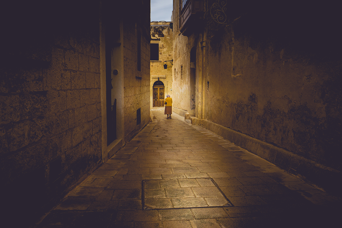 old_lady_mdina